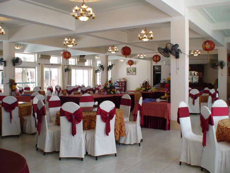 Huu Nghi Hotel Vinh Exterior foto